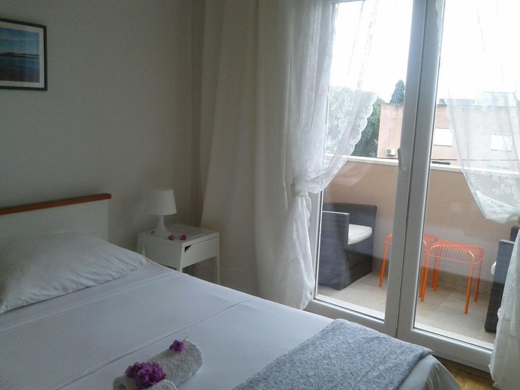 Guest House Lana สปลิท ภายนอก รูปภาพ