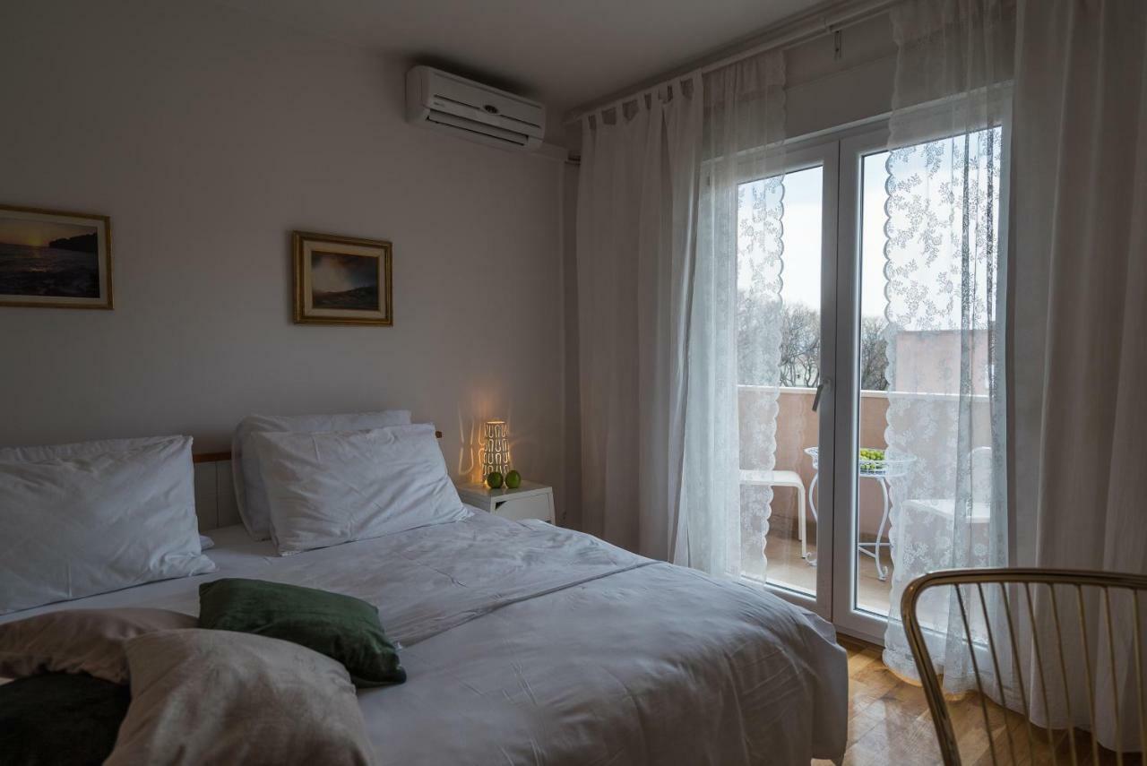 Guest House Lana สปลิท ภายนอก รูปภาพ