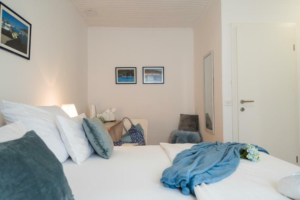 Guest House Lana สปลิท ภายนอก รูปภาพ